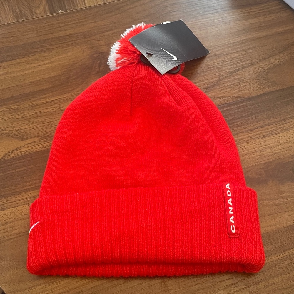 BRAND NEW boy girl youth nike team canada hockey pom pom winter beanie toque - Picture 2 of 4